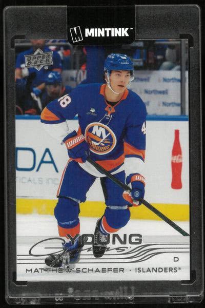 2025-26 Upper Deck Series 2 Young Guns Matthew Schaefer RC Rookie