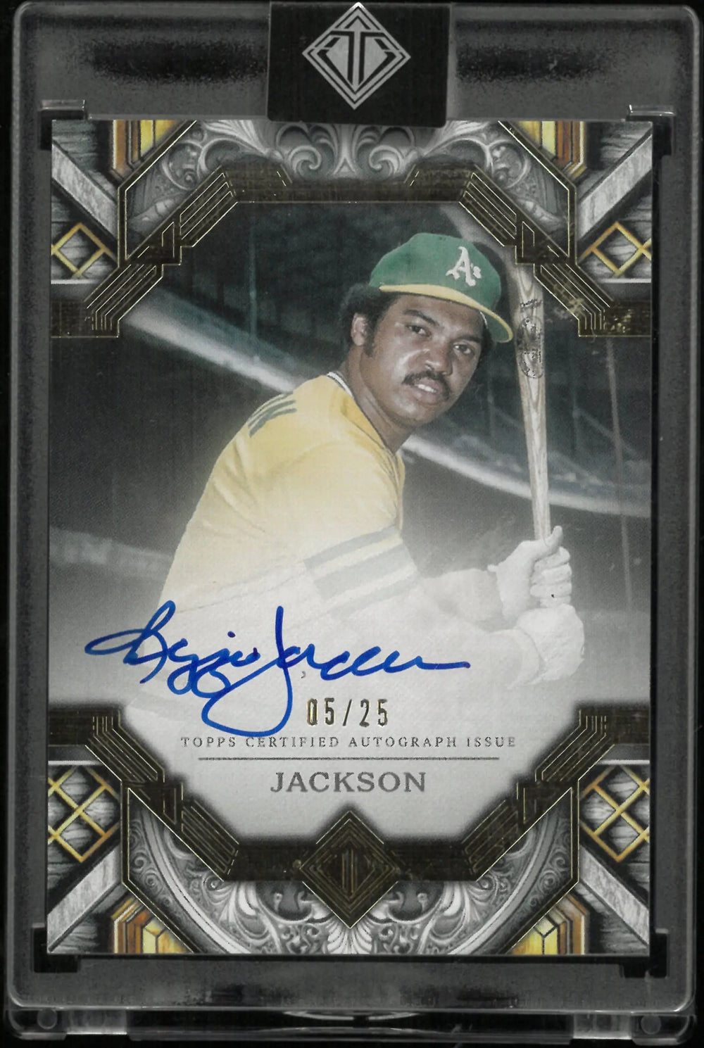 2025 Topps Transcendent Autograph Reggie Jackson Auto /25