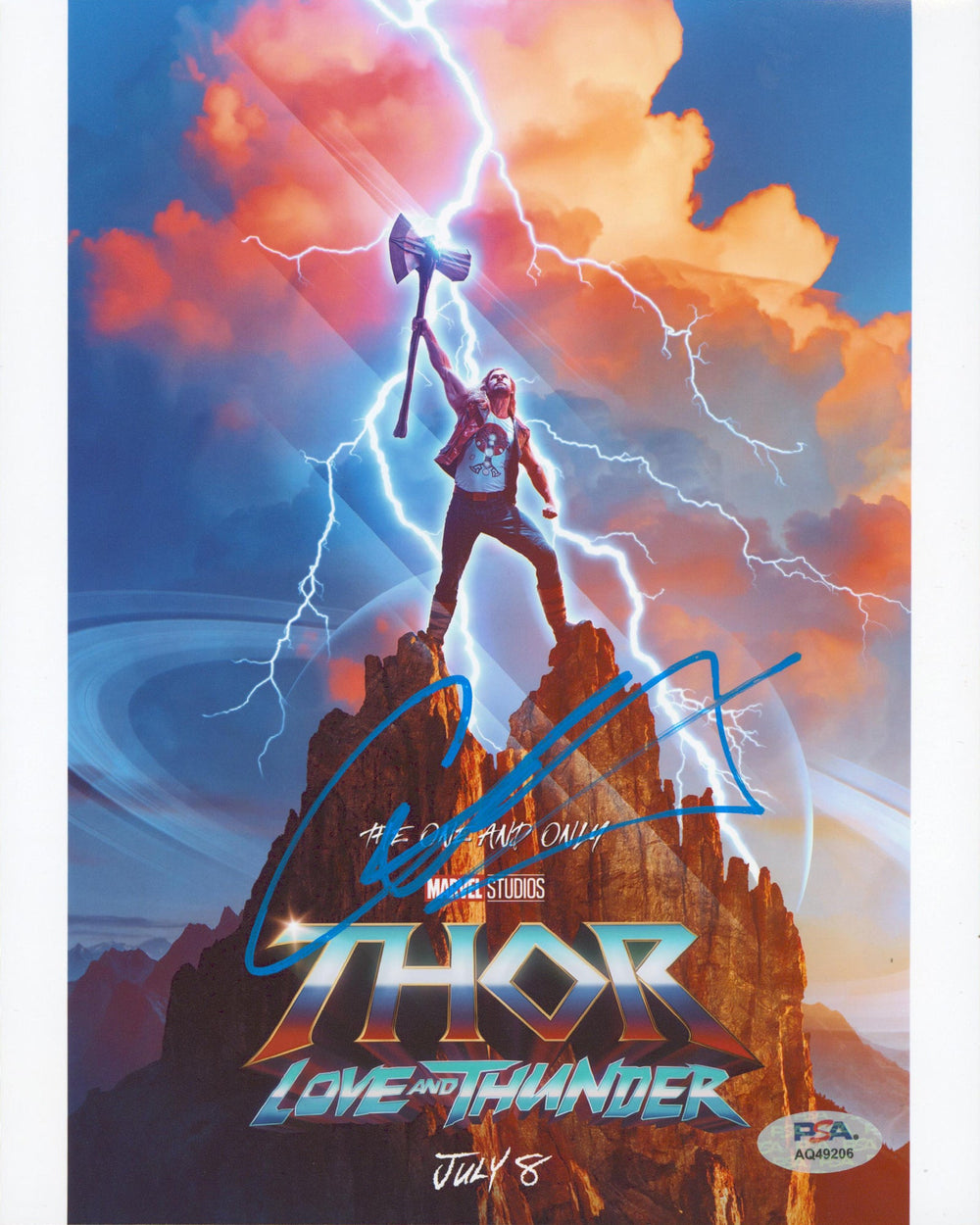 Chris Hemsworth Thor: Love and Thunder Signed 8x10 Photo PSA/DNA #AQ49206