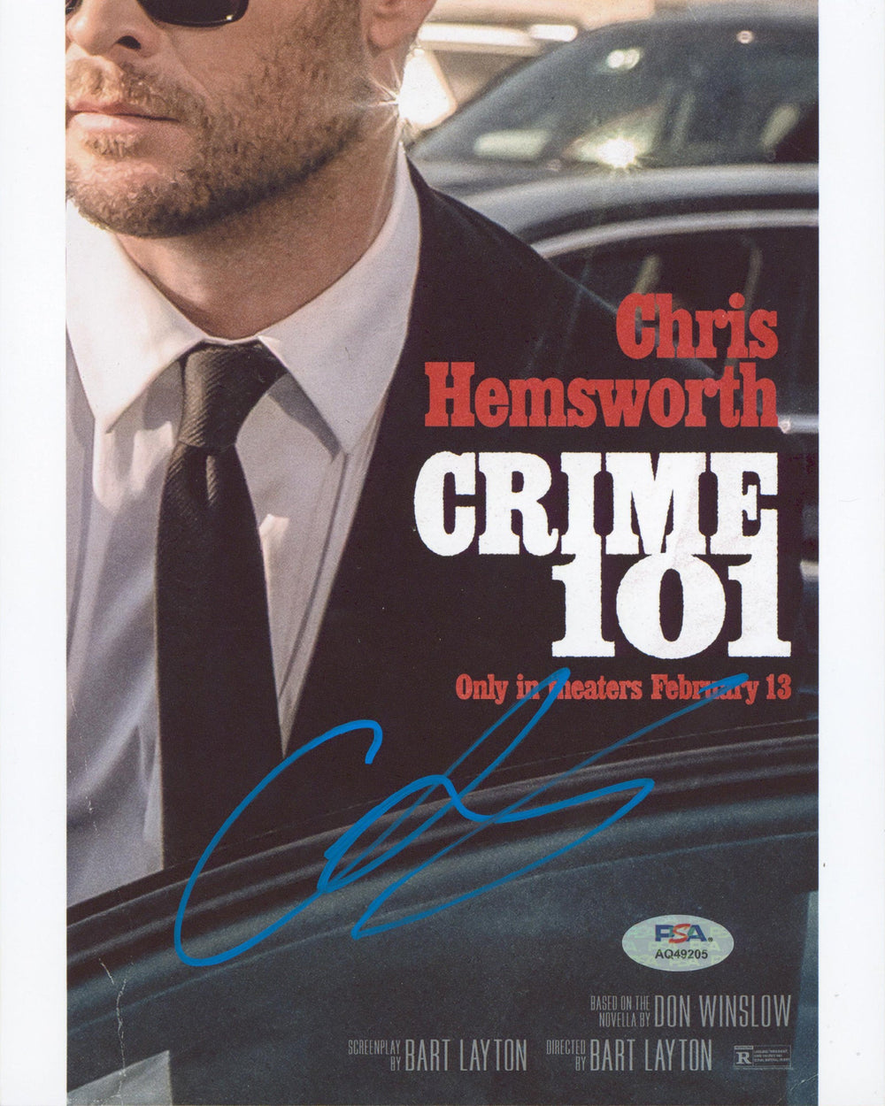 Chris Hemsworth Crime 101 Authentic Signed 8x10 Vertical Photo PSA/DNA #AQ49205