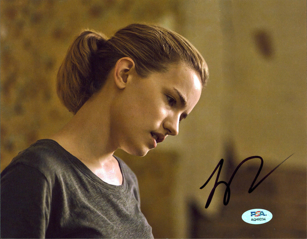 Willa Fitzgerald Reacher Authentic Signed 8x10 Horizontal Photo PSA/DNA #AQ49234