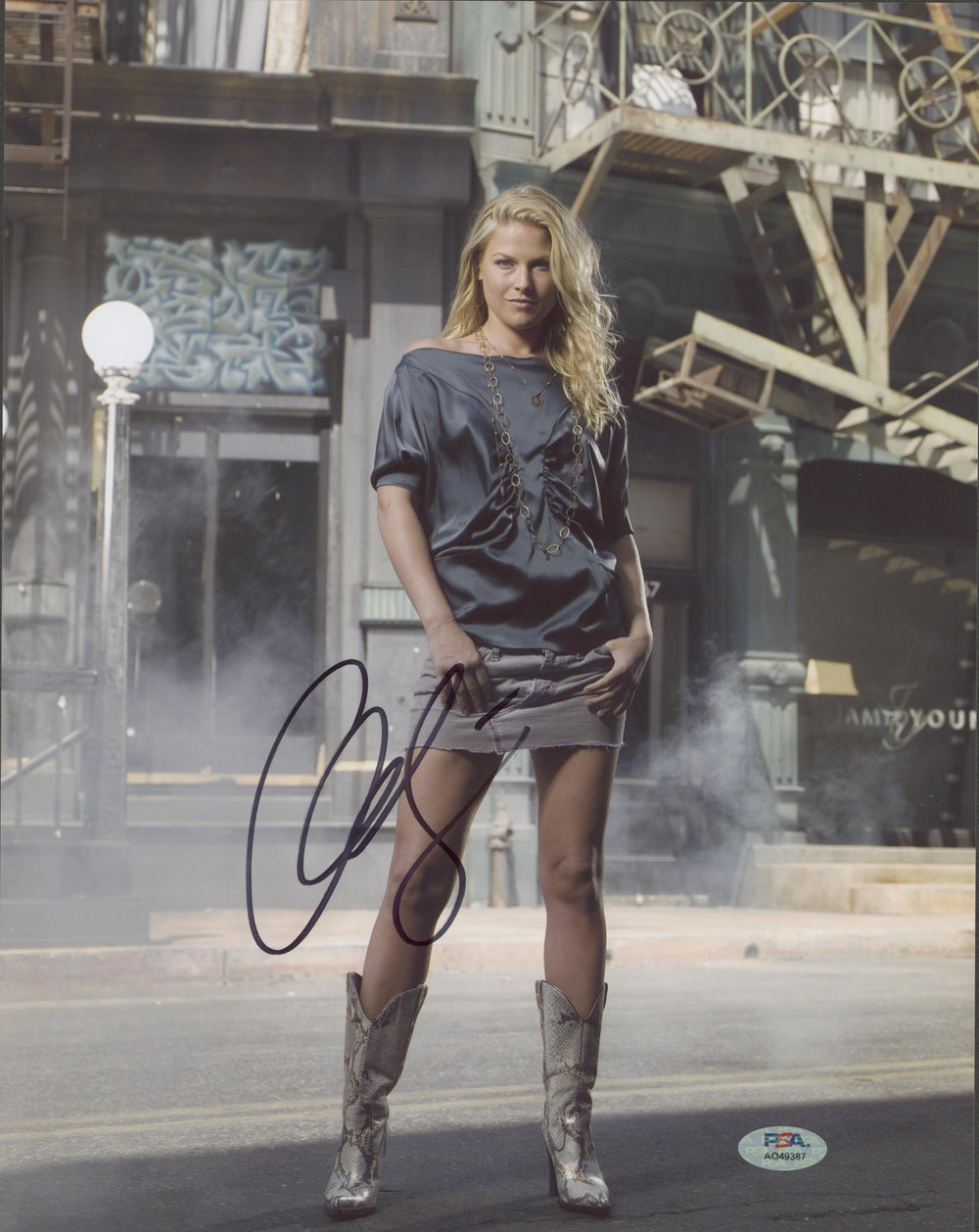 Ali Larter Resident Evil Authentic Signed 11x14 Vertical Photo PSA/DNA #AQ49387