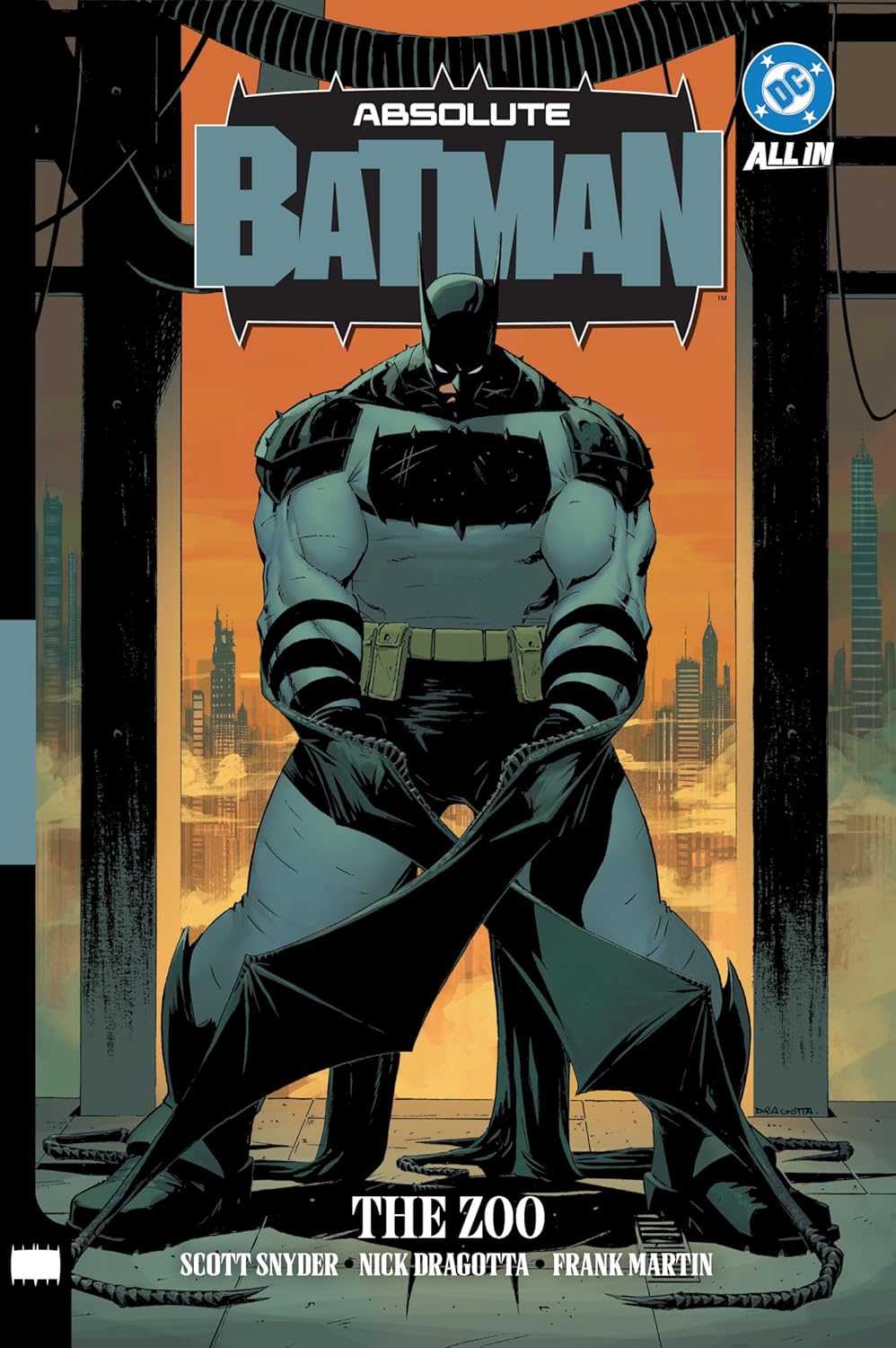 Absolute Batman 01: The Zoo