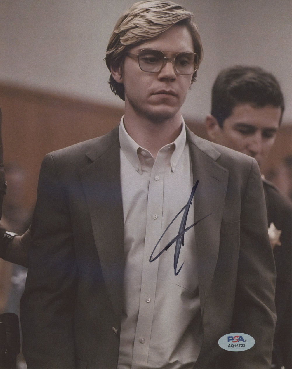Evan Peters Dahmer – Monster Authentic Signed 8x10 Photo PSA/DNA #AQ16723
