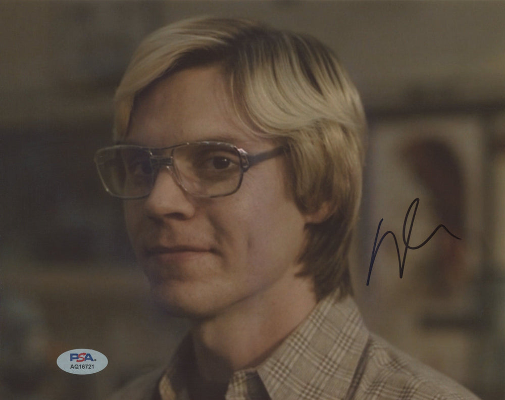 Evan Peters Dahmer – Monster Authentic Signed 8x10 Photo PSA/DNA #AQ16721