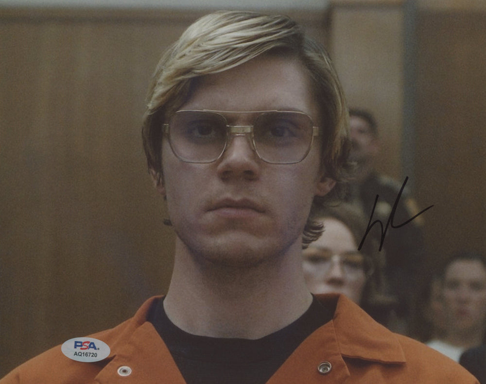 Evan Peters Dahmer – Monster Authentic Signed 8x10 Photo PSA/DNA #AQ16720