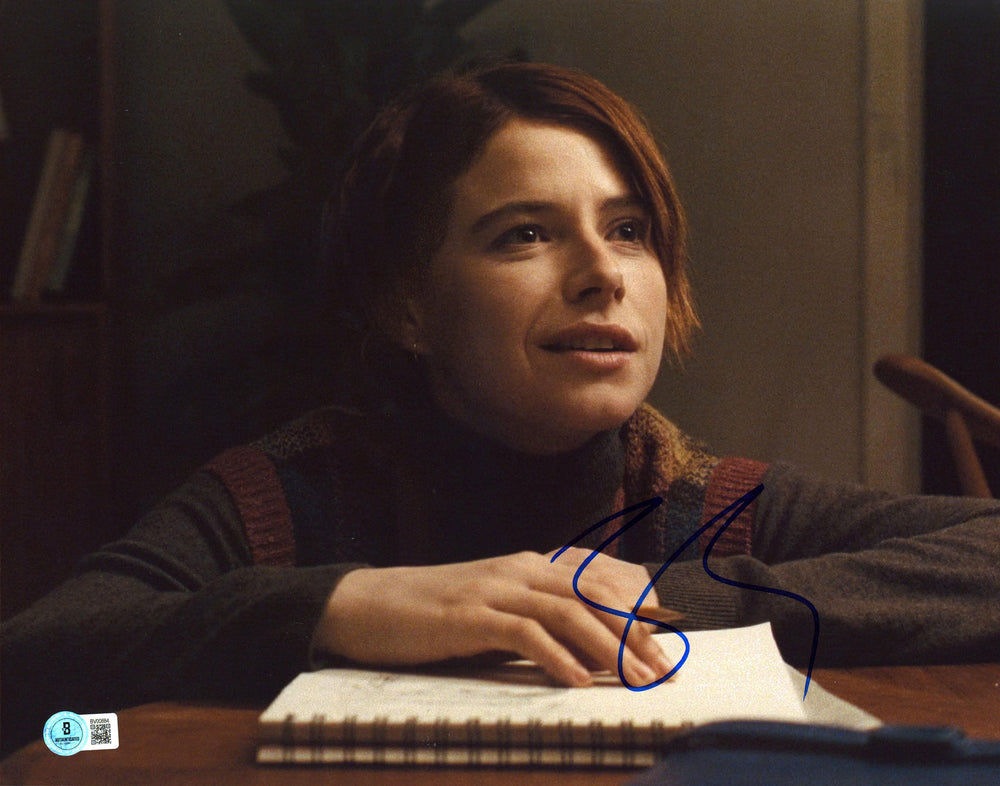 Jessie Buckley Fingernails Authentic Signed 11x14 Horizontal Photo BAS #BV00884