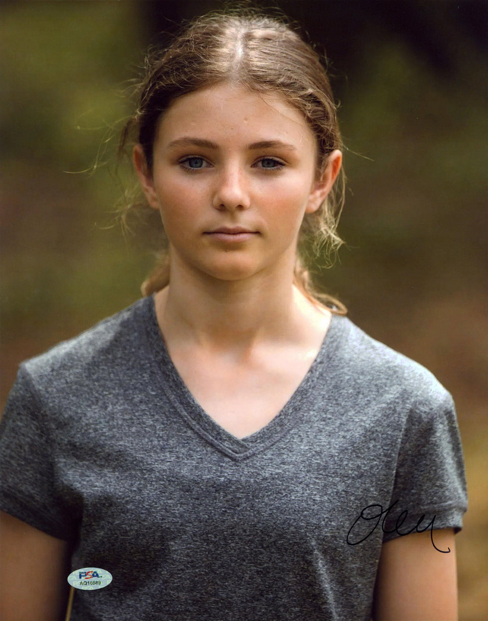 Thomasin McKenzie Jojo Rabbit Authentic Signed 11x14 Photo PSA/DNA #AQ16889