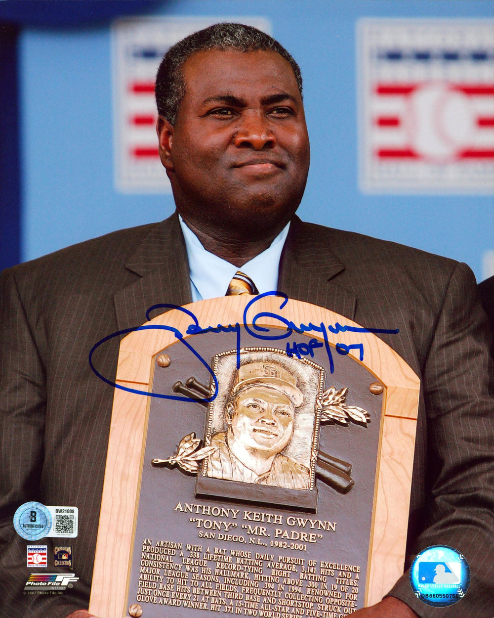 Padres Tony Gwynn "HOF 07" Authentic Signed 8x10 Vertical Photo BAS #BW21008