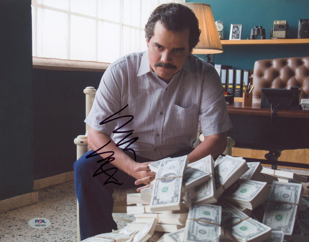 Wagner Moura NARCOS Authentic Signed 11x14 Horizontal Photo PSA/DNA #AQ51623
