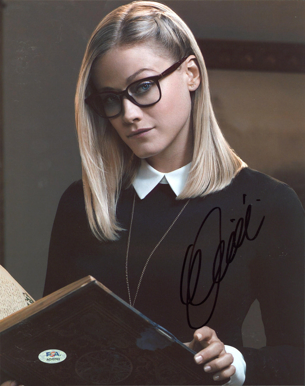 Olivia Taylor Dudley The Magicians Authentic Signed 11x14 Photo PSA/DNA #AQ49563