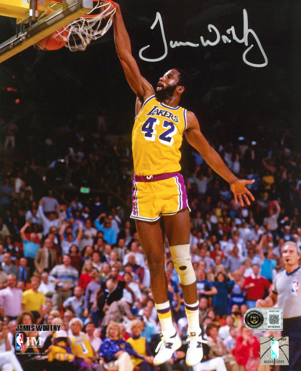 Lakers James Worthy Authentic Signed 8x10 Vertical Dunk Photo BAS Witnessed