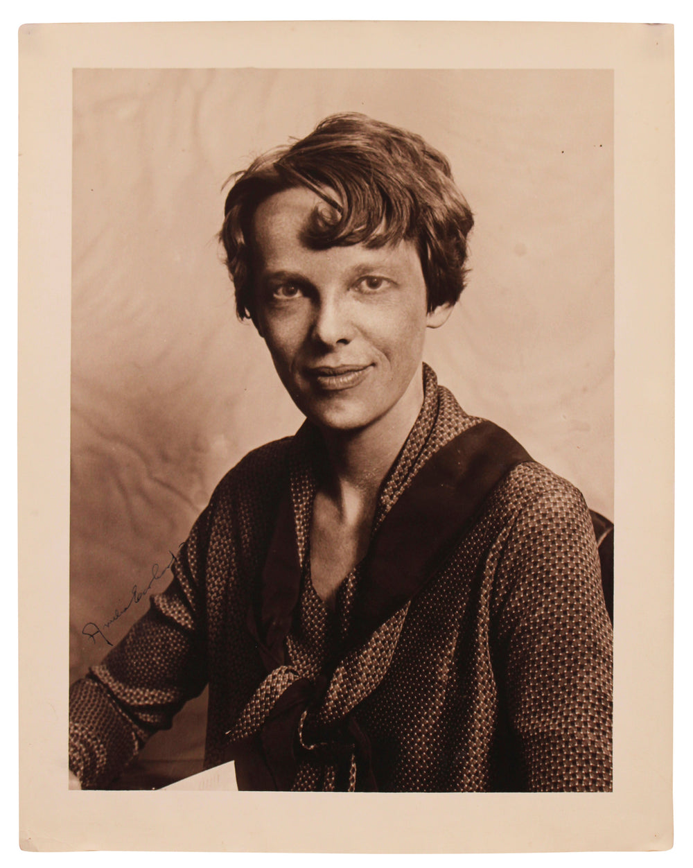 Amelia Earhart Authentic Signed 11x14 Vertical Sepia Portrait Photo JSA #ZZ82434