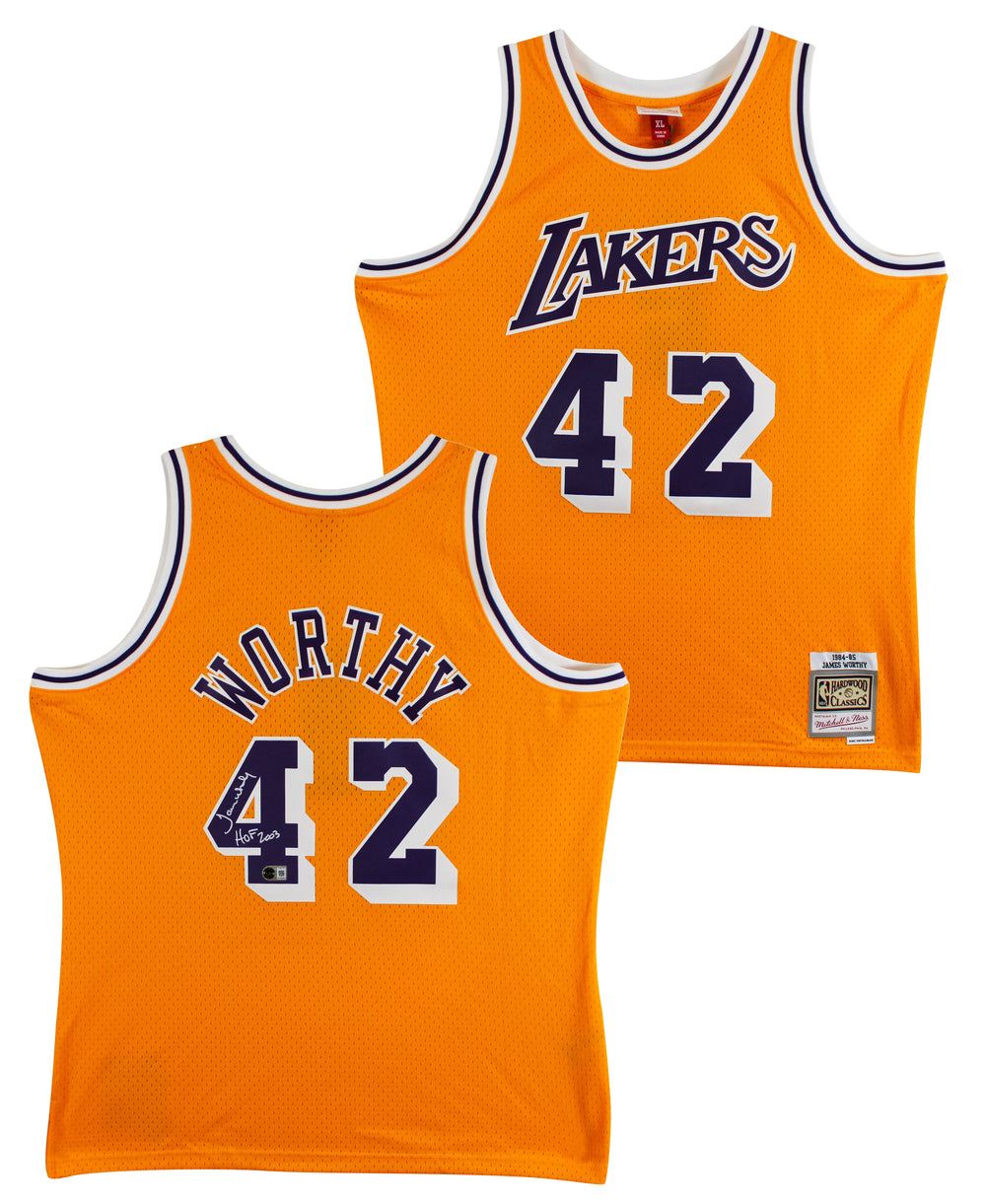 Lakers James Worthy "HOF 2003" Signed Yellow M&N HWC Swingman Jersey BAS Wit