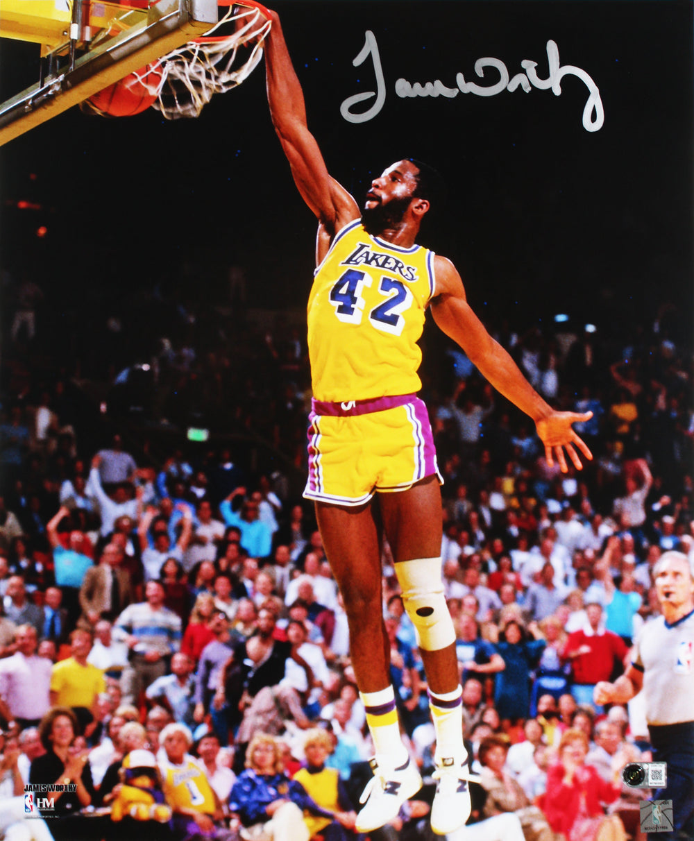 Lakers James Worthy Authentic Signed 16x20 Vertical Dunk Photo BAS Witnessed