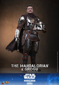 PRE-ORDER: Hot Toys Star Wars The Mandalorian and Grogu Sixth Scale Figure Set