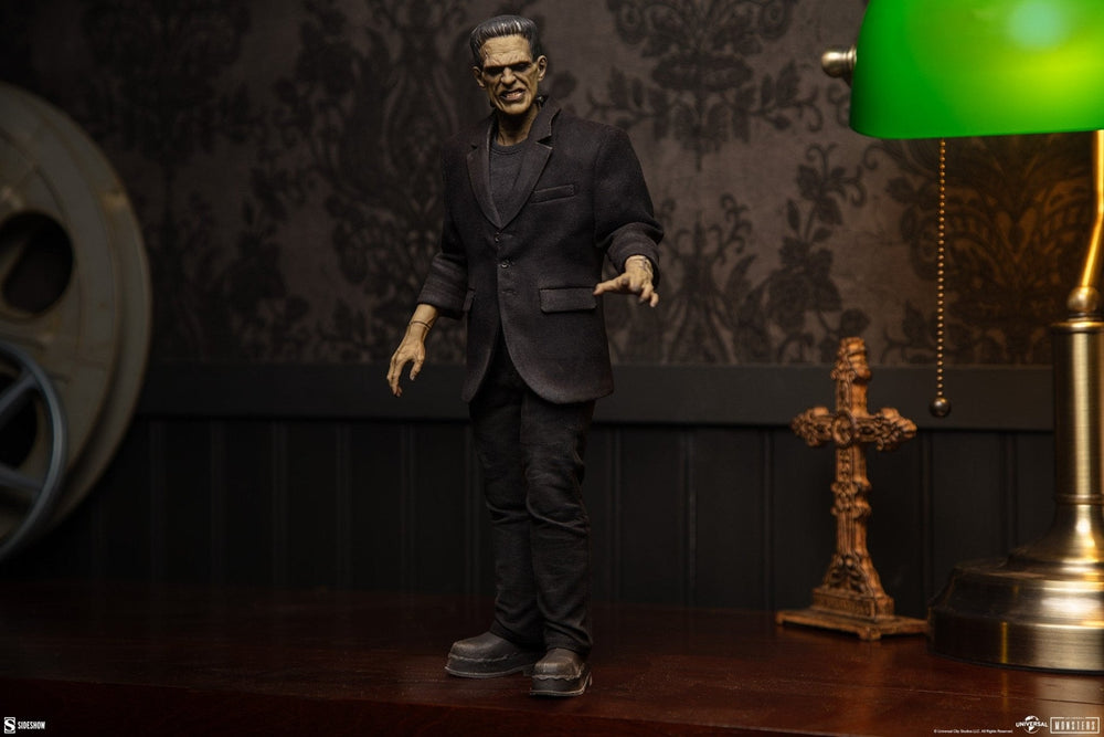 PRE-ORDER: Sideshow Collectibles Frankenstein (Deluxe Plus Edition) Sixth Scale Figure