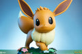 PRE-ORDER: Sideshow Collectibles Pokemon Eevee Life-Size Figure