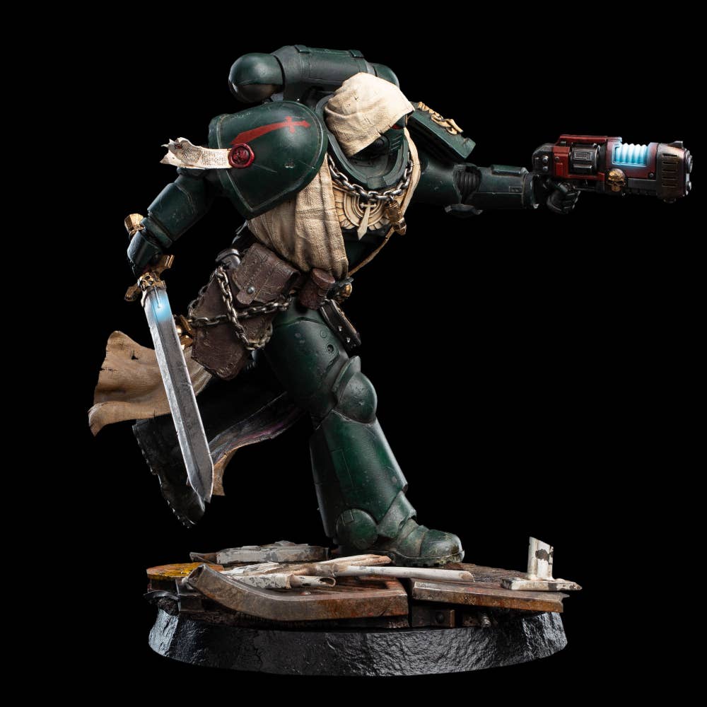 PRE-ORDER: Weta Workshop Warhammer 40K: Dark Angels Veteran 1/10 Scale Statue